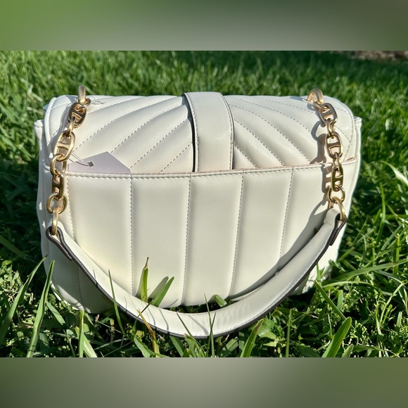 Time and Tru NWT Large White w/gold hardware Handbag - Picture 2 of 5